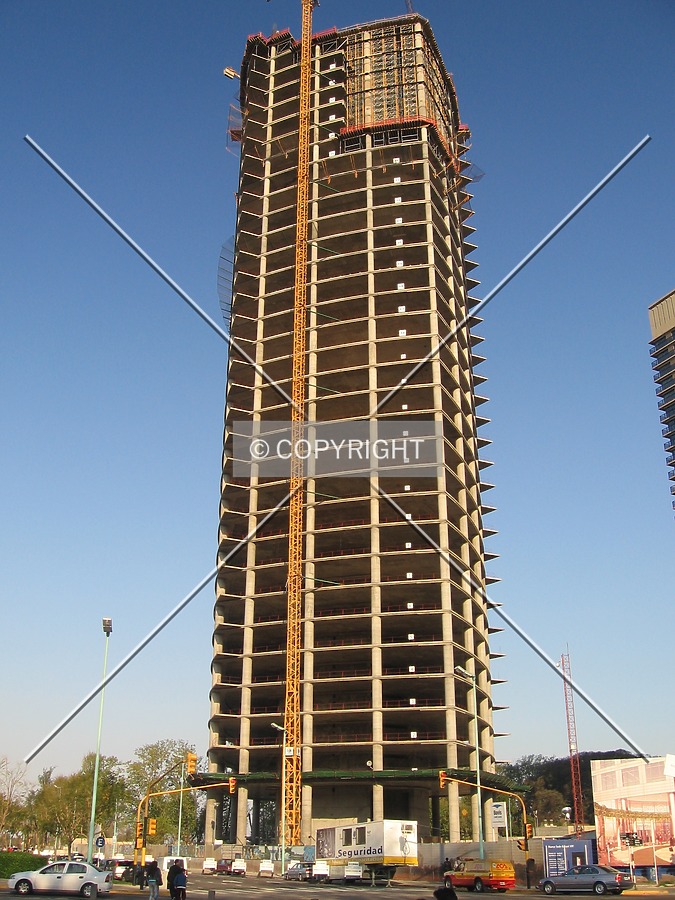 Torre Repsol YPF by Maximiliano Buono