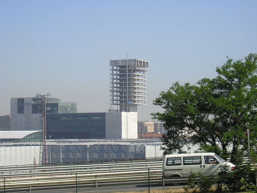 Torre BEC by Mikel Allende