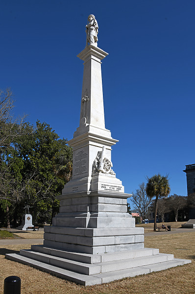 989-561-082