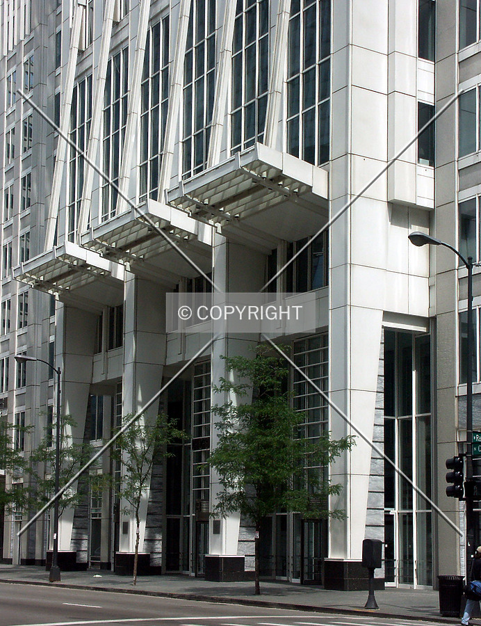 Chicago Title & Trust Building by Nate Lindsey