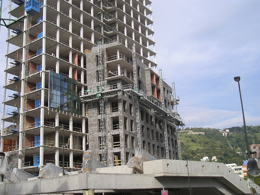 Isozaki Atea I by Mikel Allende