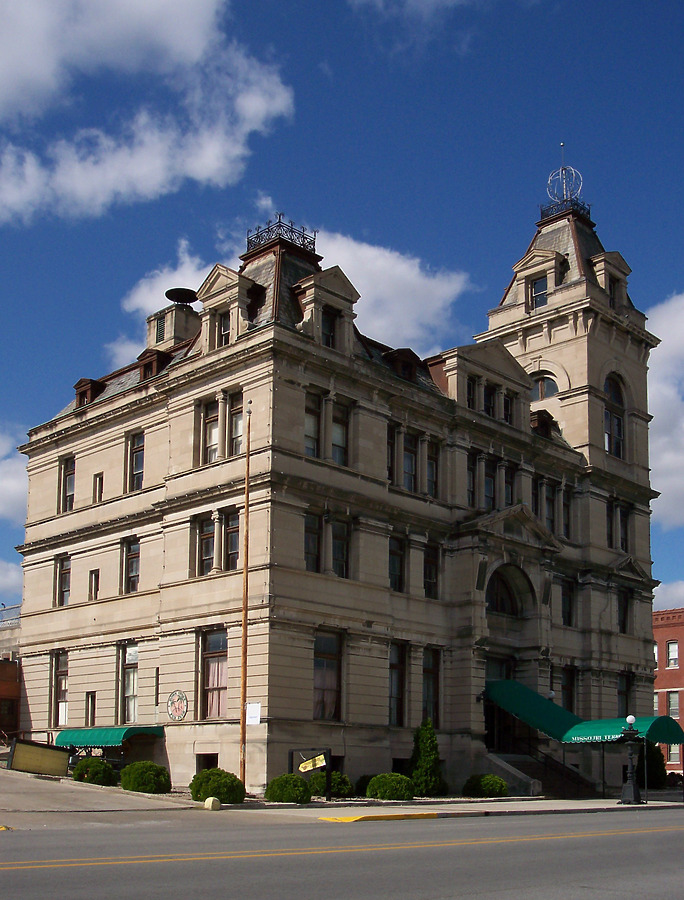 Federal Building by Ryan Hildebrand