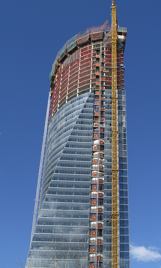Torre Espacio by Cesar Serrano