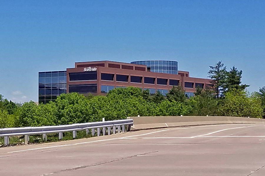 700 Maryville Centre by Ryan Hildebrand