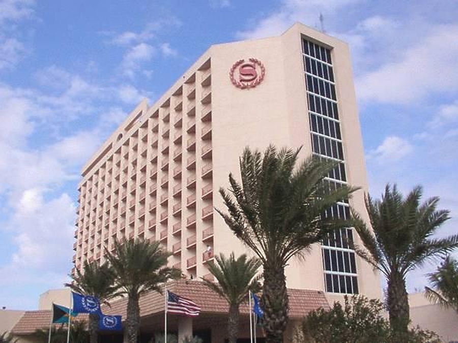 Riu Paradise Island by Daniel Kieckhefer