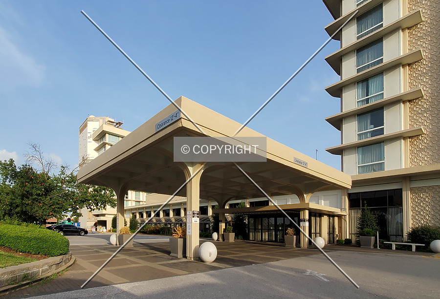 Marriott Saint Louis Airport West Tower by Ryan Hildebrand