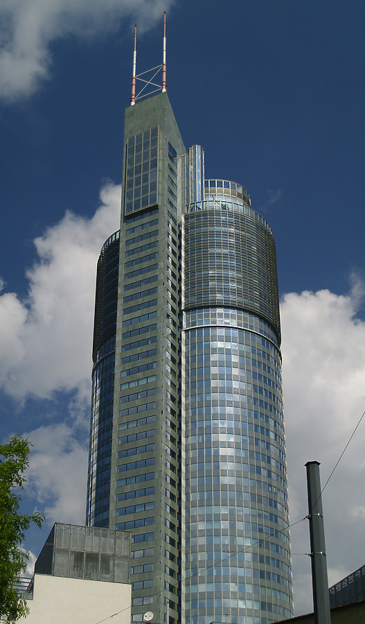 Millennium Tower by Cesar Serrano