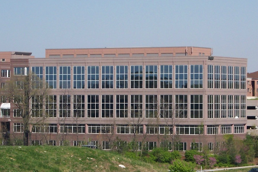 533 Maryville Centre by Ryan Hildebrand