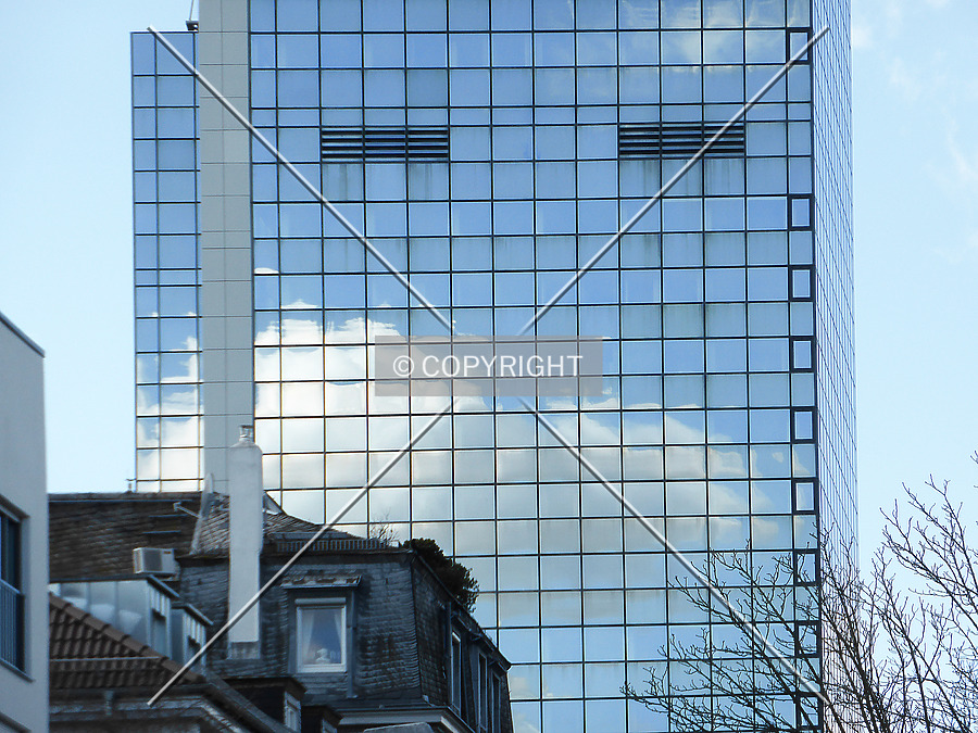 Hochhaus am Park by Nephilim