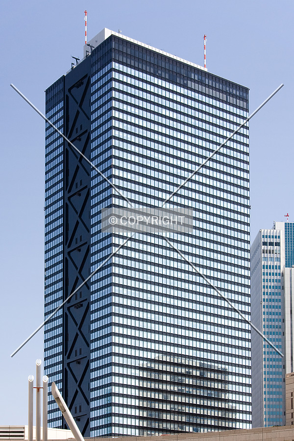 Shinjuku Mitsui Building by Serdica