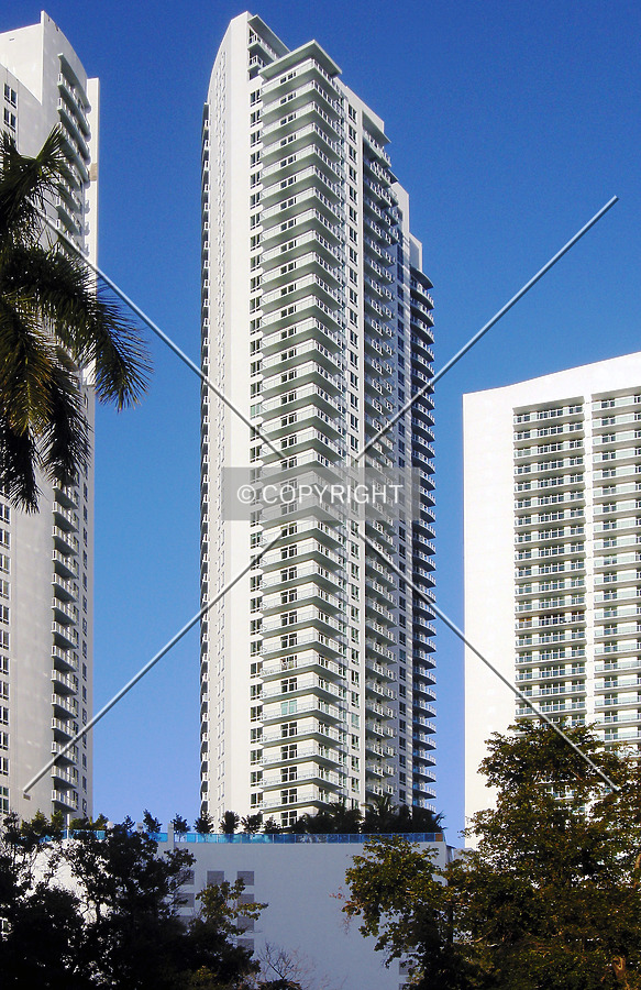 Quantum on the Bay South Tower by Jorge Molina