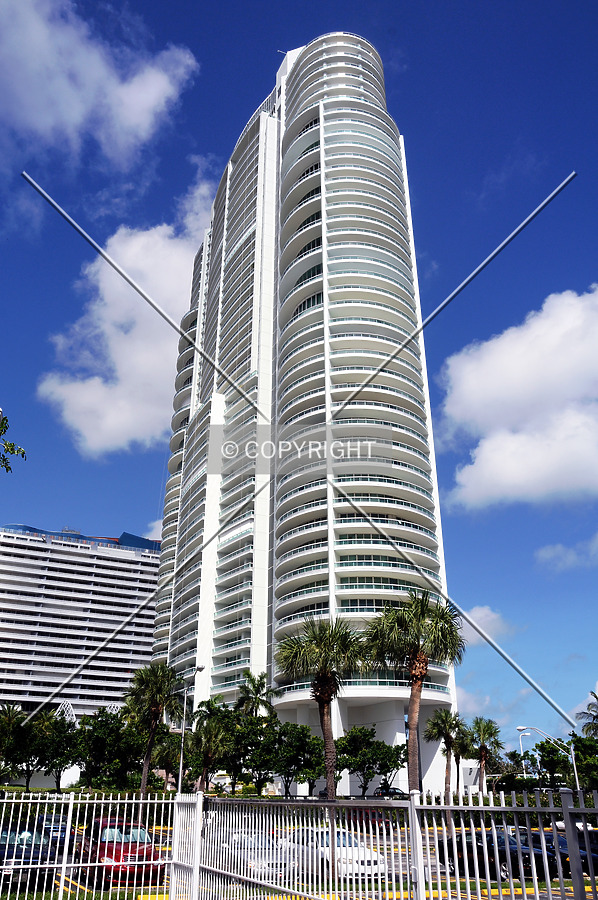 Santa Maria by Jorge Molina