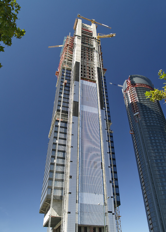 Torre Caja Madrid by Cesar Serrano