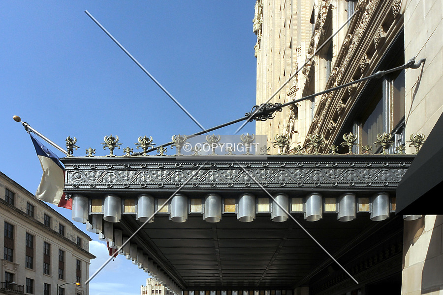 Emily Morgan Hotel by Jorge Molina