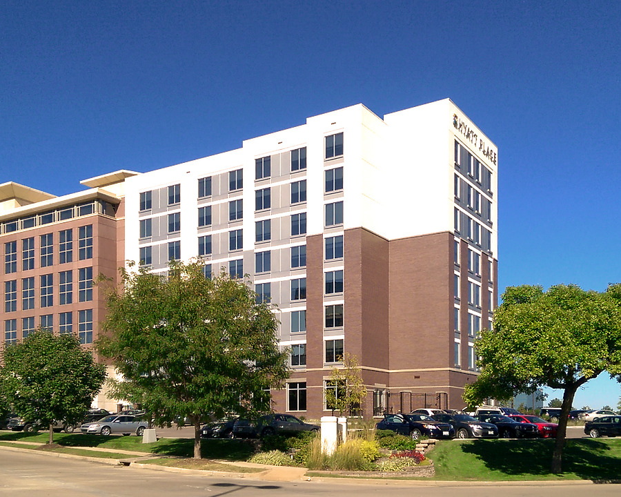 Hyatt Place Saint Louis / Chesterfield by Ryan Hildebrand