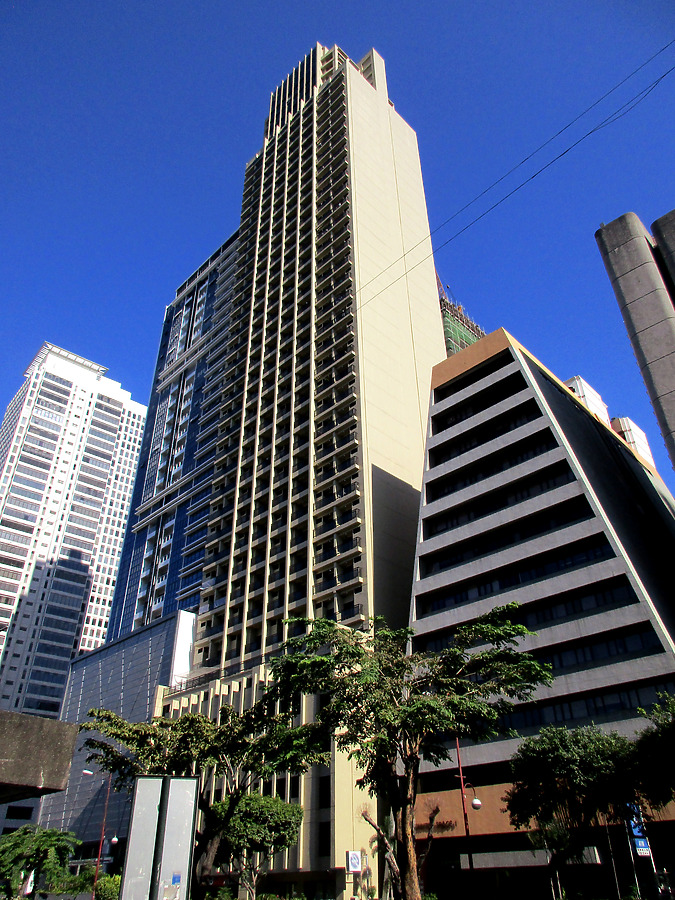 Grand Soho Makati by Daniel Kieckhefer