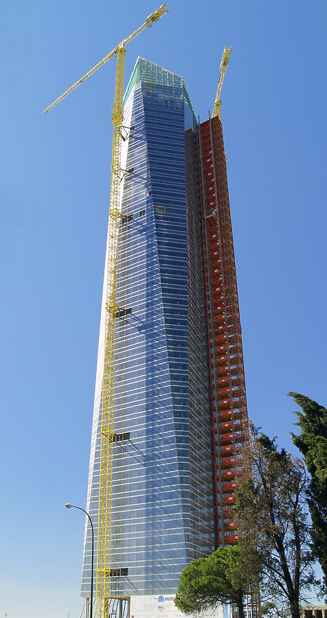 Torre de Cristal by Cesar Serrano