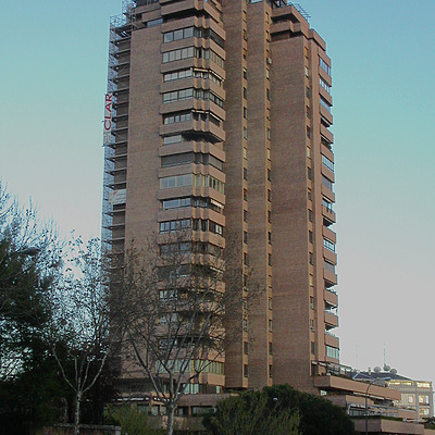 Torre Retiro by Cesar Serrano