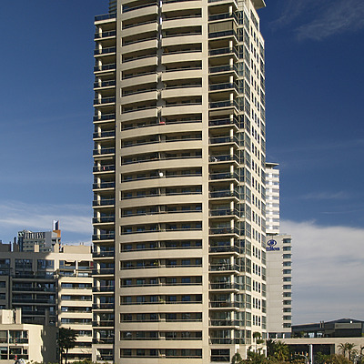 Illa del Llac 2 by Cesar Serrano