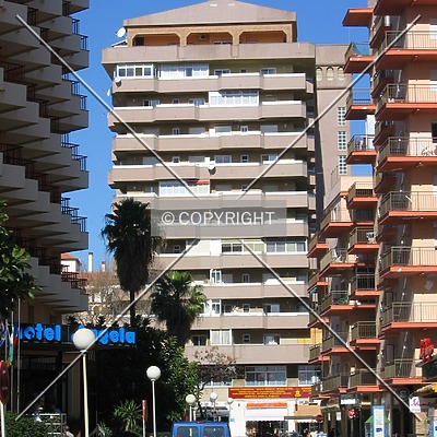 Edificio Santa Mónica by Victor Carcedo