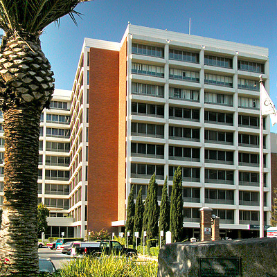 Community Regional Medical Center Fresno by Jim Schwartz