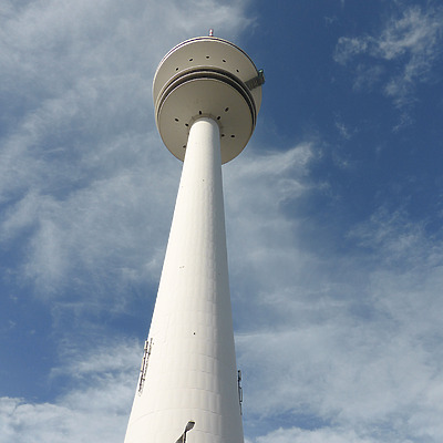 Heinrich-Hertz-Turm by Der Hamburger