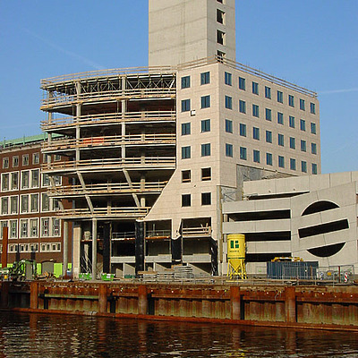 Ernst & Young by Michiel van Dijk