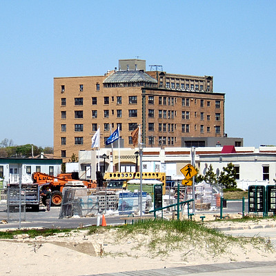 Kingsley Arms Apartments by John Cahill