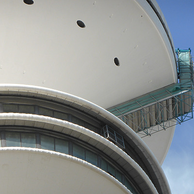 Heinrich-Hertz-Turm by Der Hamburger
