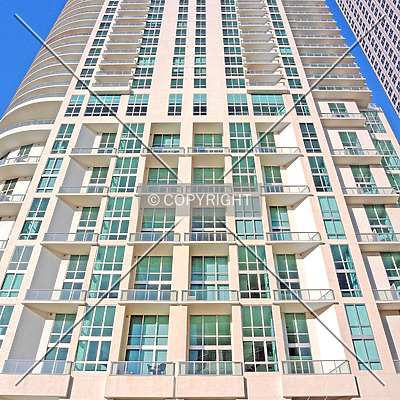 Met 1 by Jorge Molina