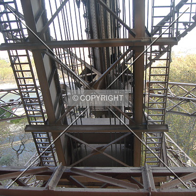 Tour Eiffel by Nephilim