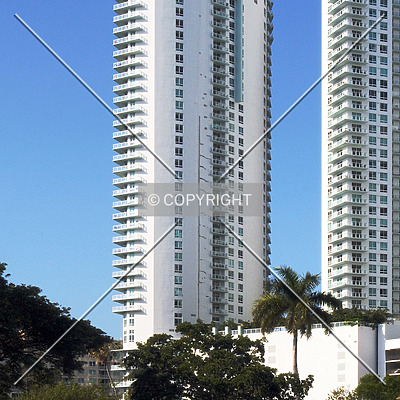 Quantum on the Bay North Tower by Jorge Molina