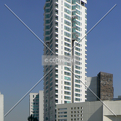 Torre Titanium by Luis Ibáñez