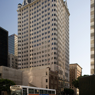 Figueroa Tower by Pavel Toczynski