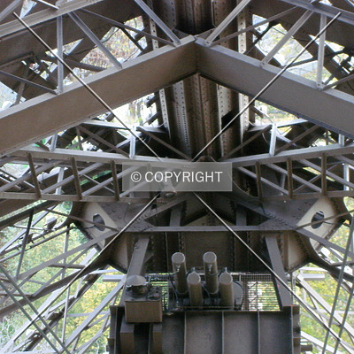 Tour Eiffel by Nephilim