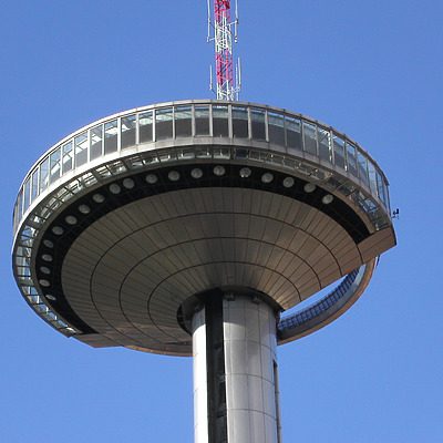 El Faro de Moncloa by Cesar Serrano