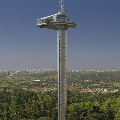 El Faro de Moncloa by Cesar Serrano