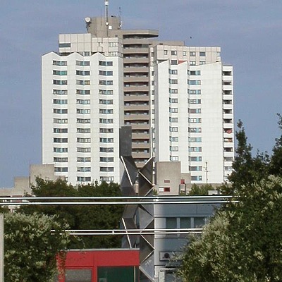 Zwickauer Damm 12 by Cesar Serrano