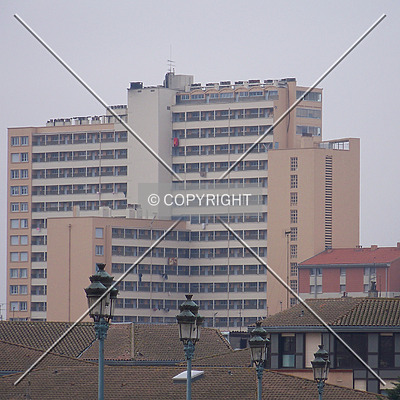 44 allées Charles De Fitte by Florian Barbier