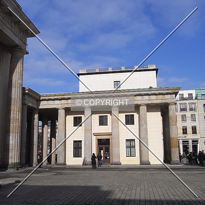 Brandenburger Tor by Jörg Berkemeyer