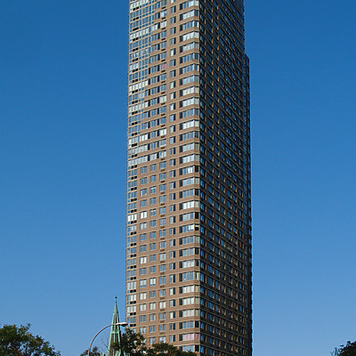 Victory Apartments by Cesar Serrano