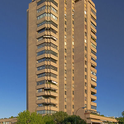 Torre Retiro by Cesar Serrano