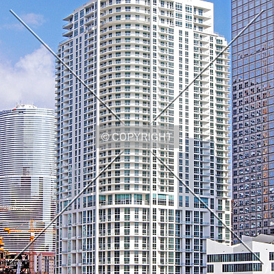 Met 1 by Jorge Molina