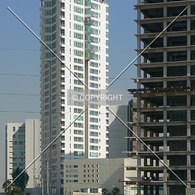 Torre Titanium by Luis Ibáñez