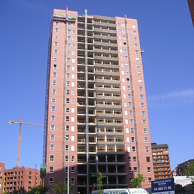 Torre Vallehermoso by Mikel Allende