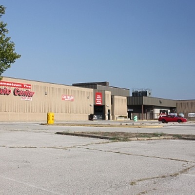 Jamestown Mall by Ryan Hildebrand