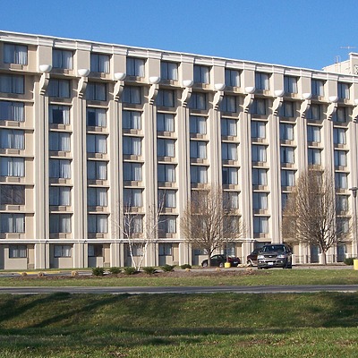 Holiday Inn - Airport West / Earth City by Ryan Hildebrand