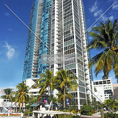 Las Olas River House by Jorge Molina