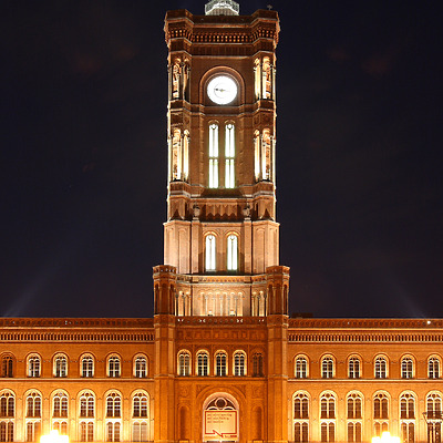 Rotes Rathaus by Michiel van Dijk