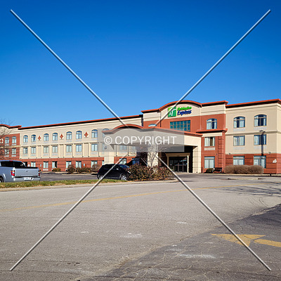 La Quinta Inn & Suites Saint Louis Airport - Riverport by Ryan Hildebrand